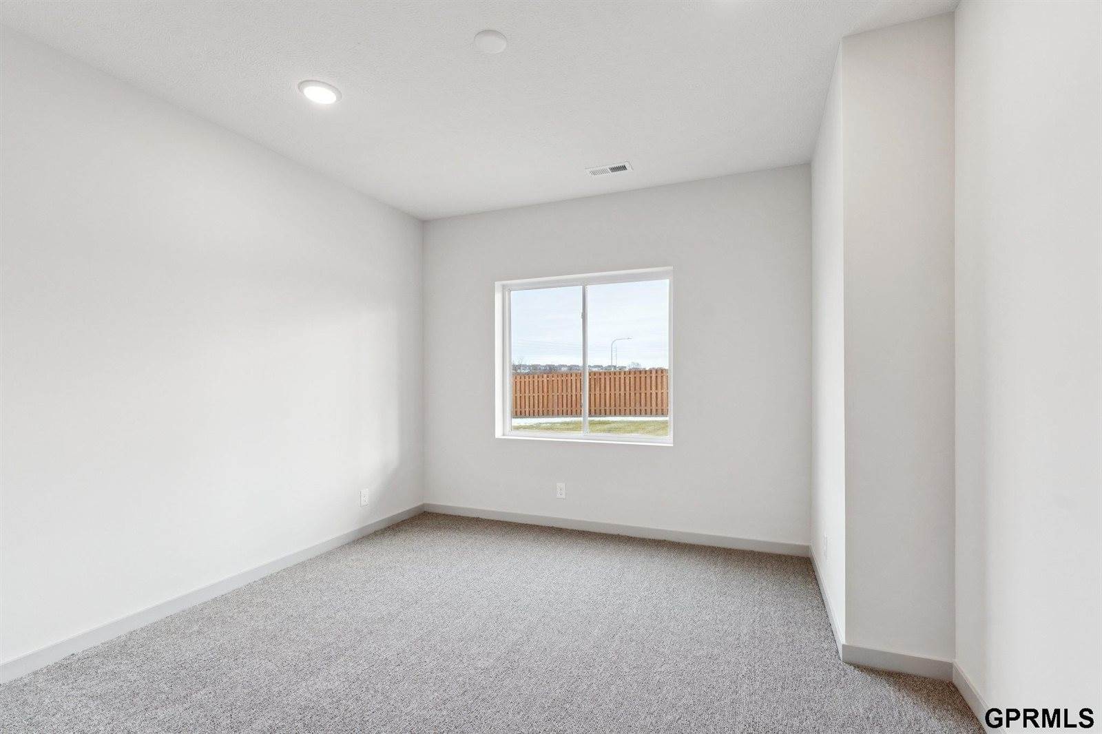 18307 Birch Avenue, Omaha, NE 68136