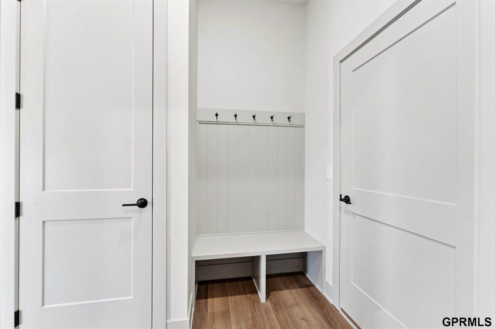 18307 Birch Avenue, Omaha, NE 68136