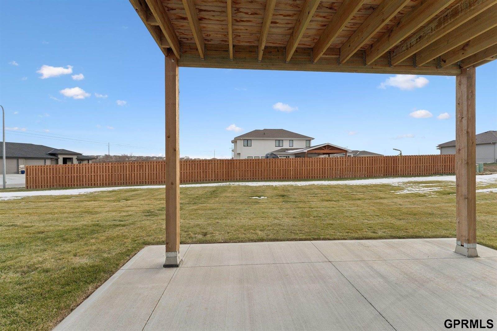 18307 Birch Avenue, Omaha, NE 68136