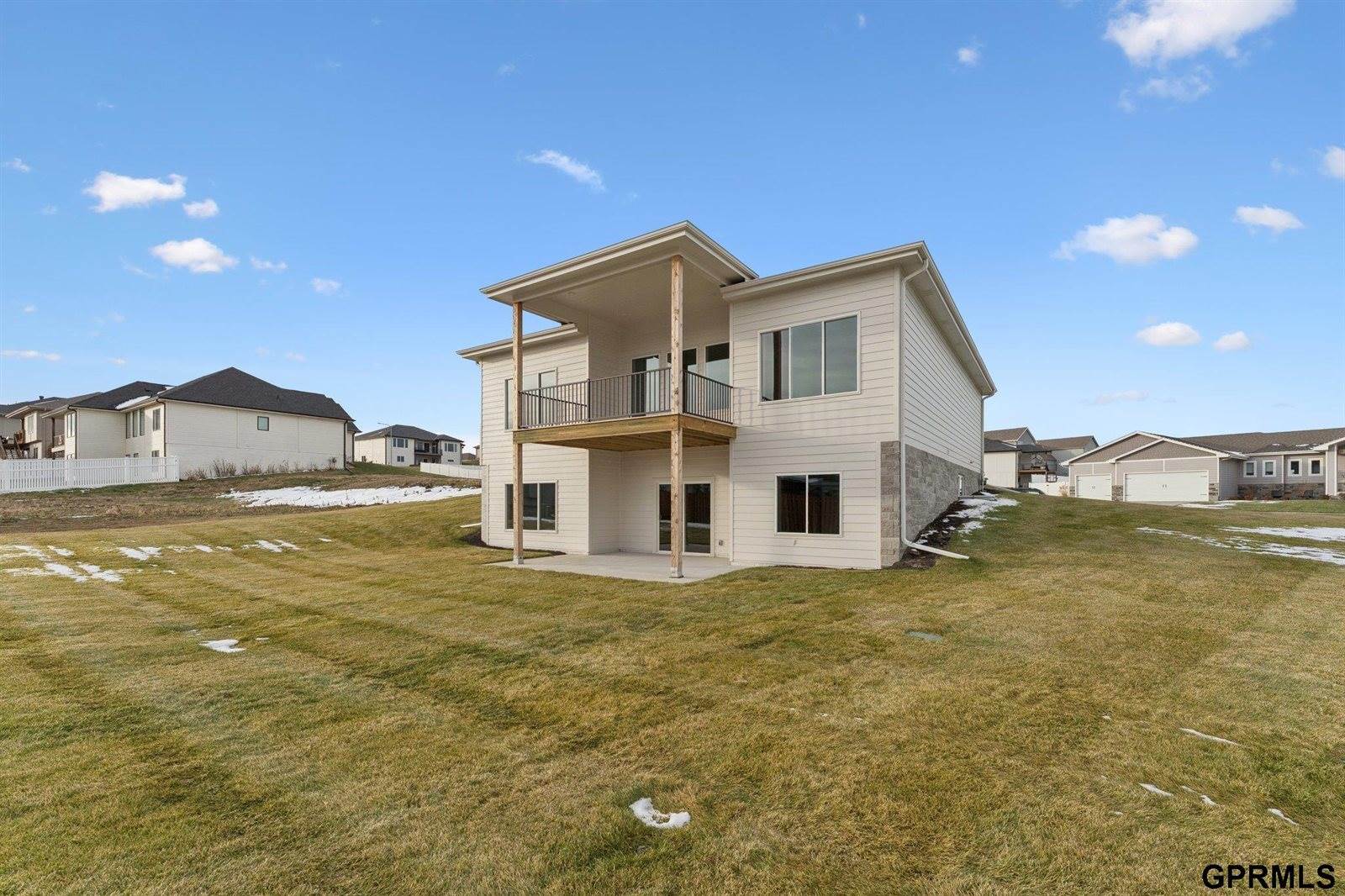 18307 Birch Avenue, Omaha, NE 68136