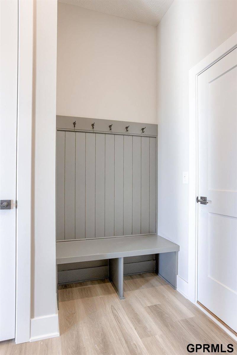 18307 Birch Avenue, Omaha, NE 68136