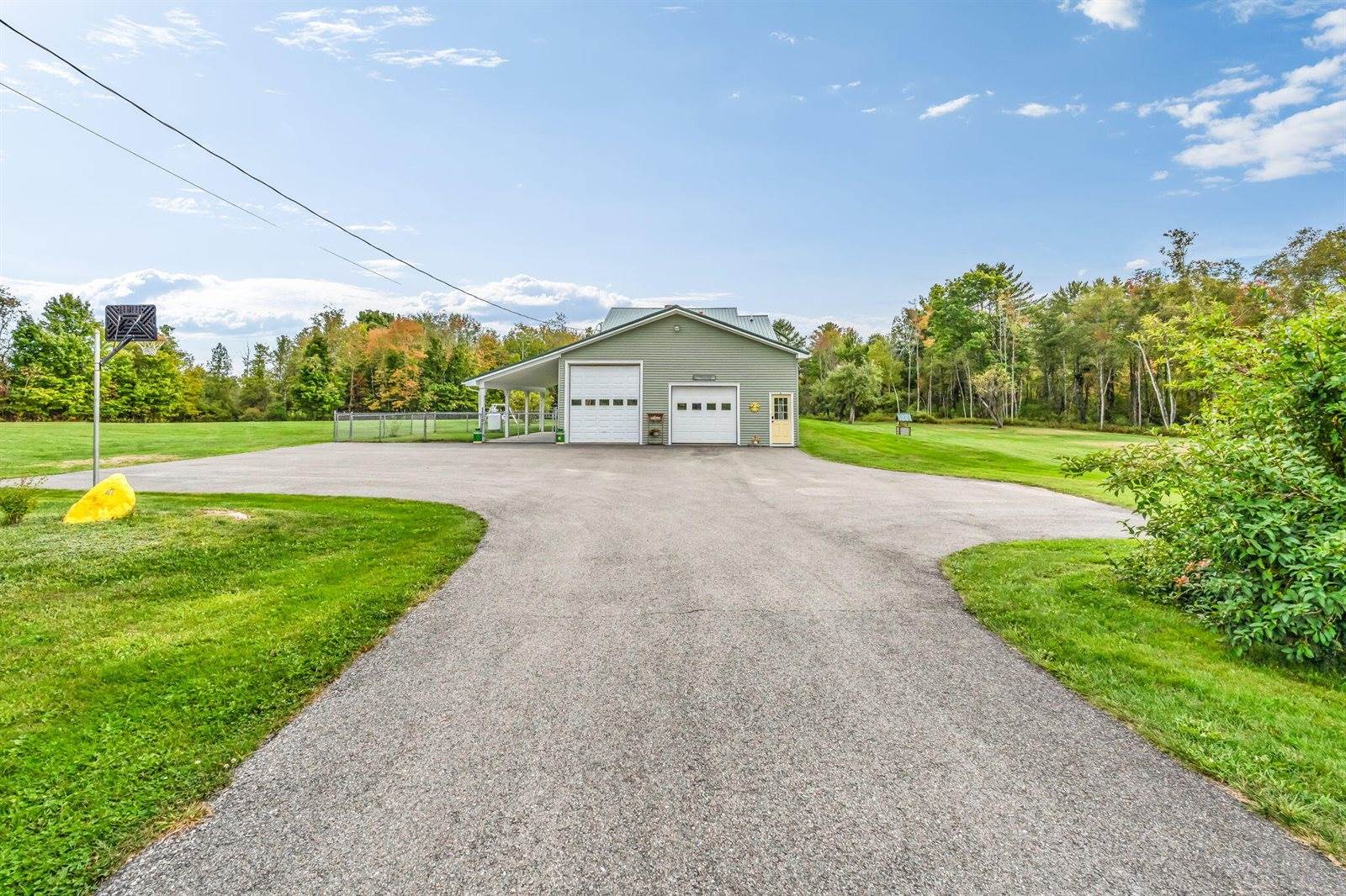 47 Higgins Road, Palmyra, ME 04965