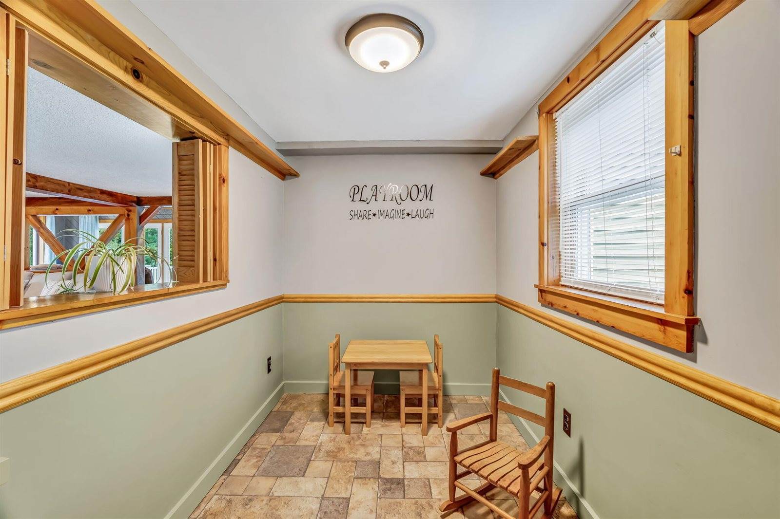 47 Higgins Road, Palmyra, ME 04965