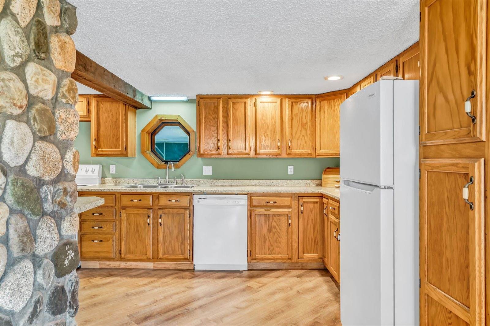 47 Higgins Road, Palmyra, ME 04965