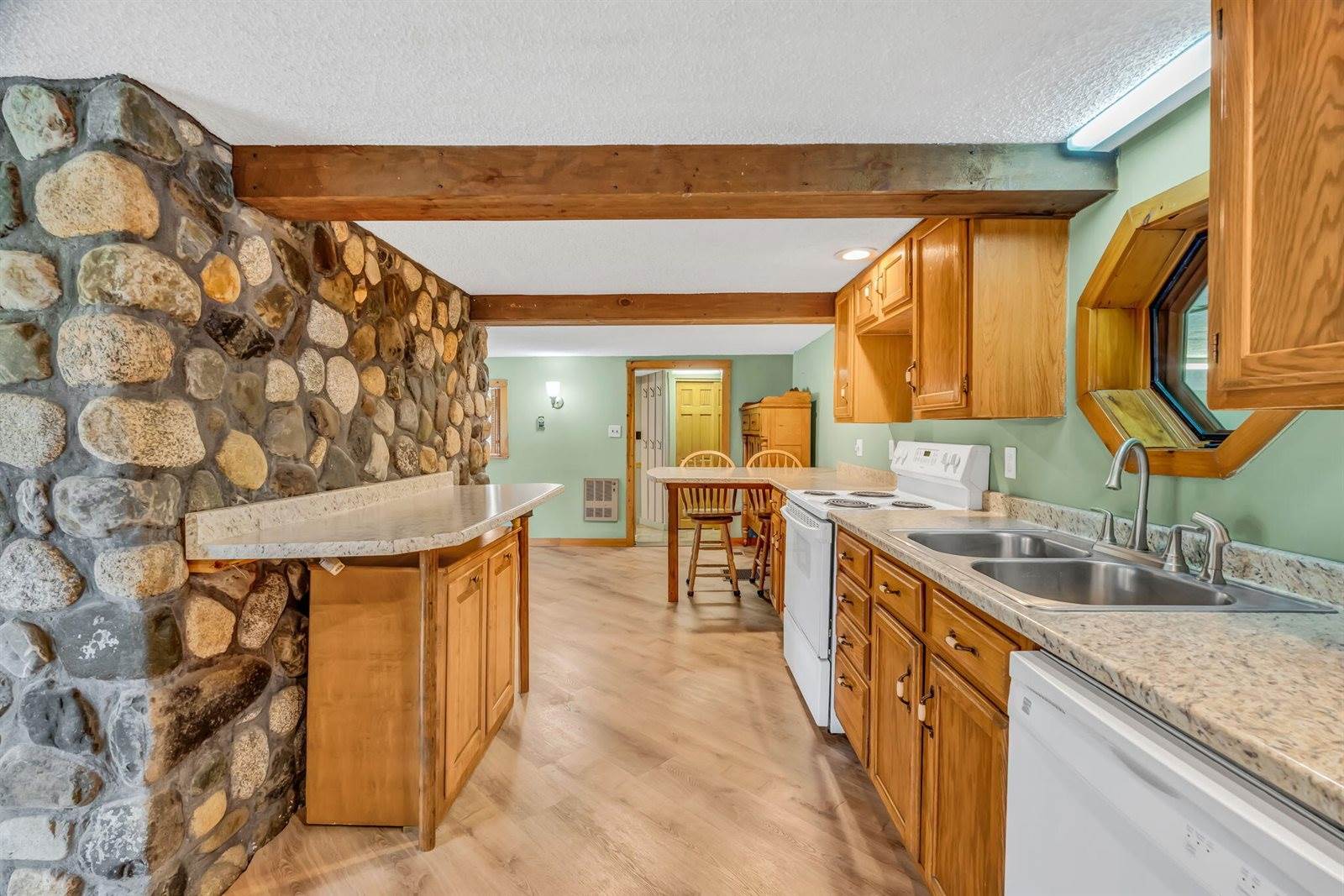 47 Higgins Road, Palmyra, ME 04965