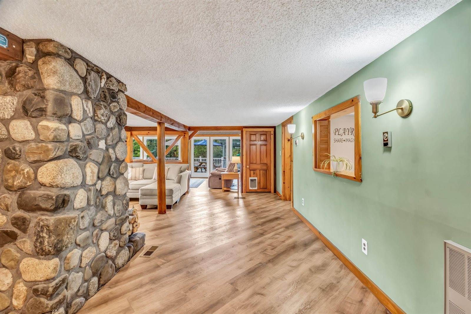 47 Higgins Road, Palmyra, ME 04965