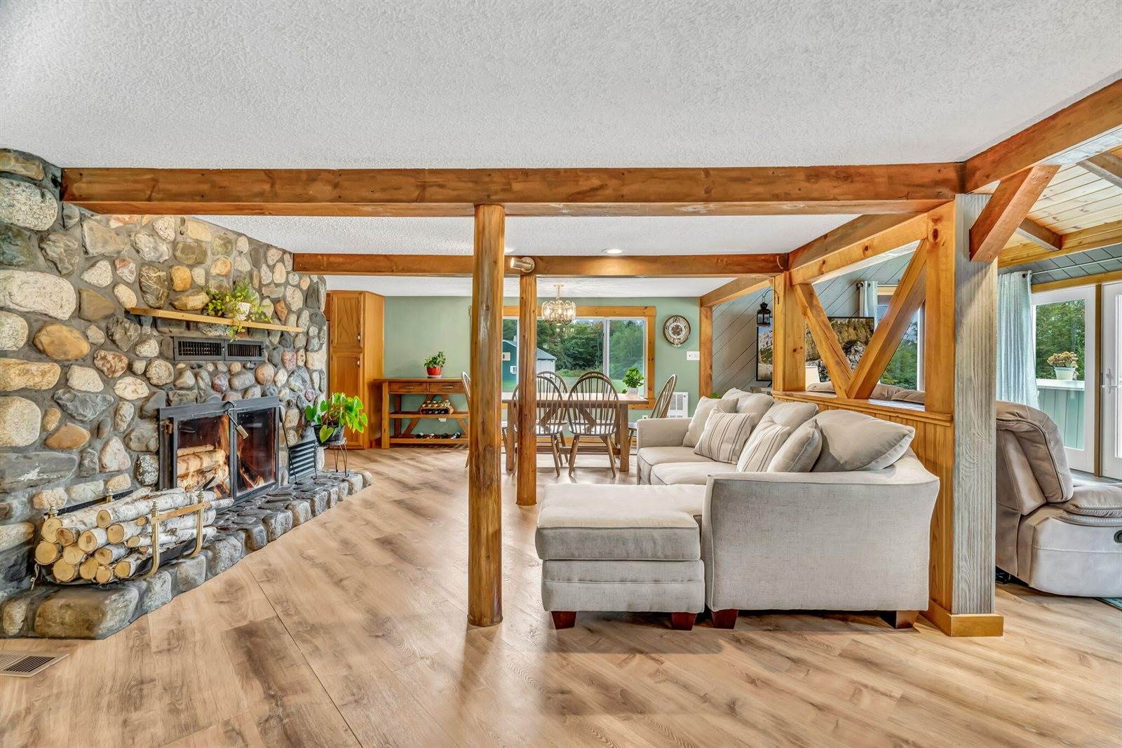 47 Higgins Road, Palmyra, ME 04965