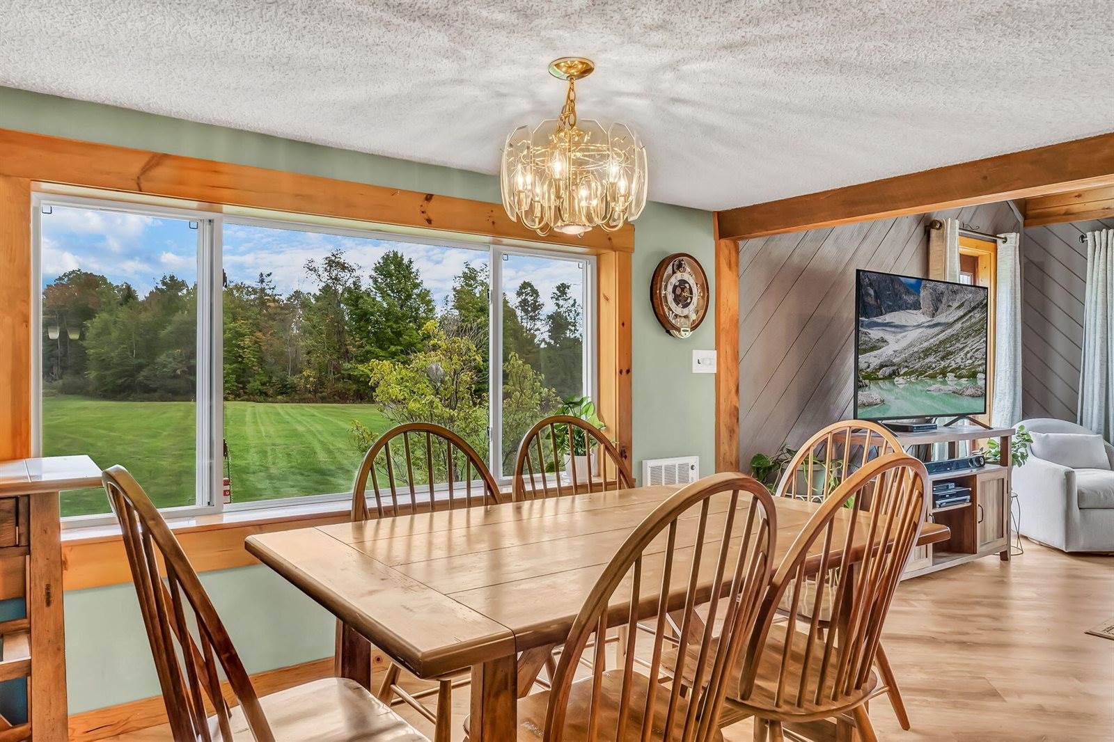 47 Higgins Road, Palmyra, ME 04965