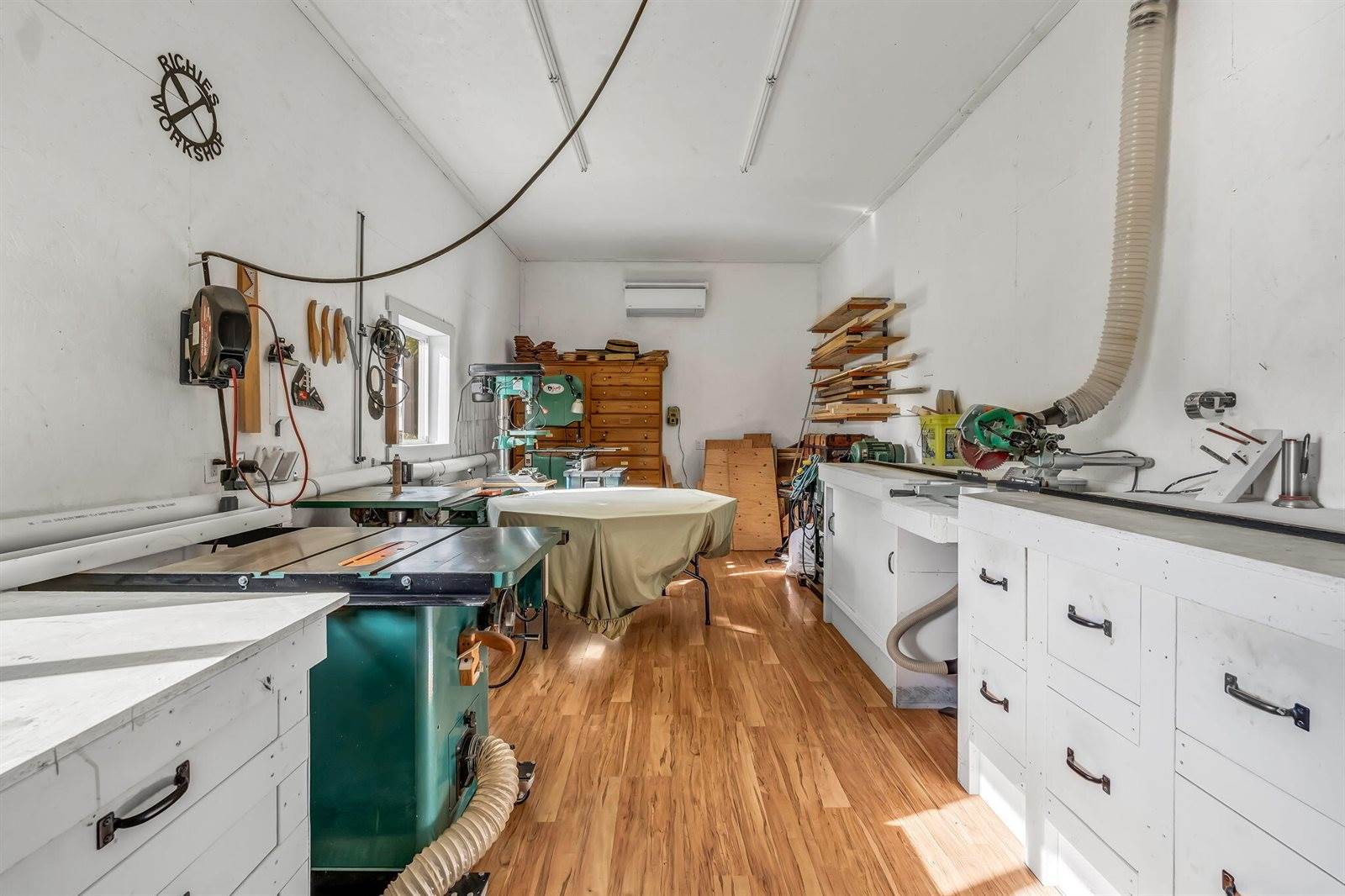 47 Higgins Road, Palmyra, ME 04965