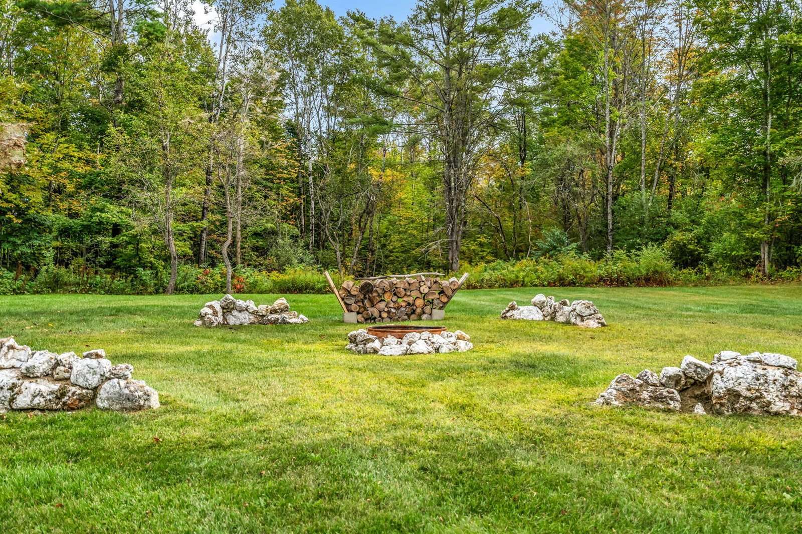 47 Higgins Road, Palmyra, ME 04965