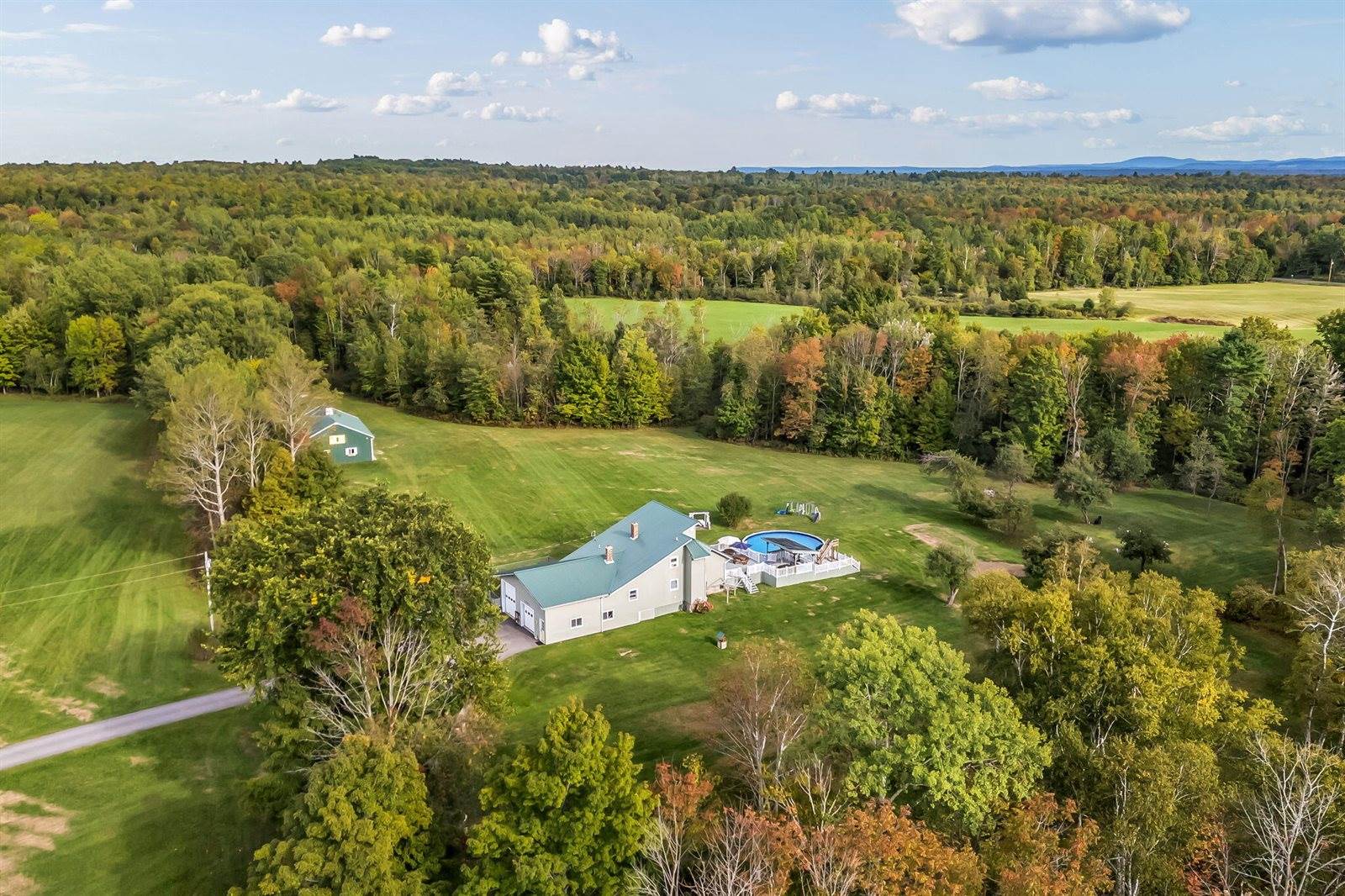 47 Higgins Road, Palmyra, ME 04965