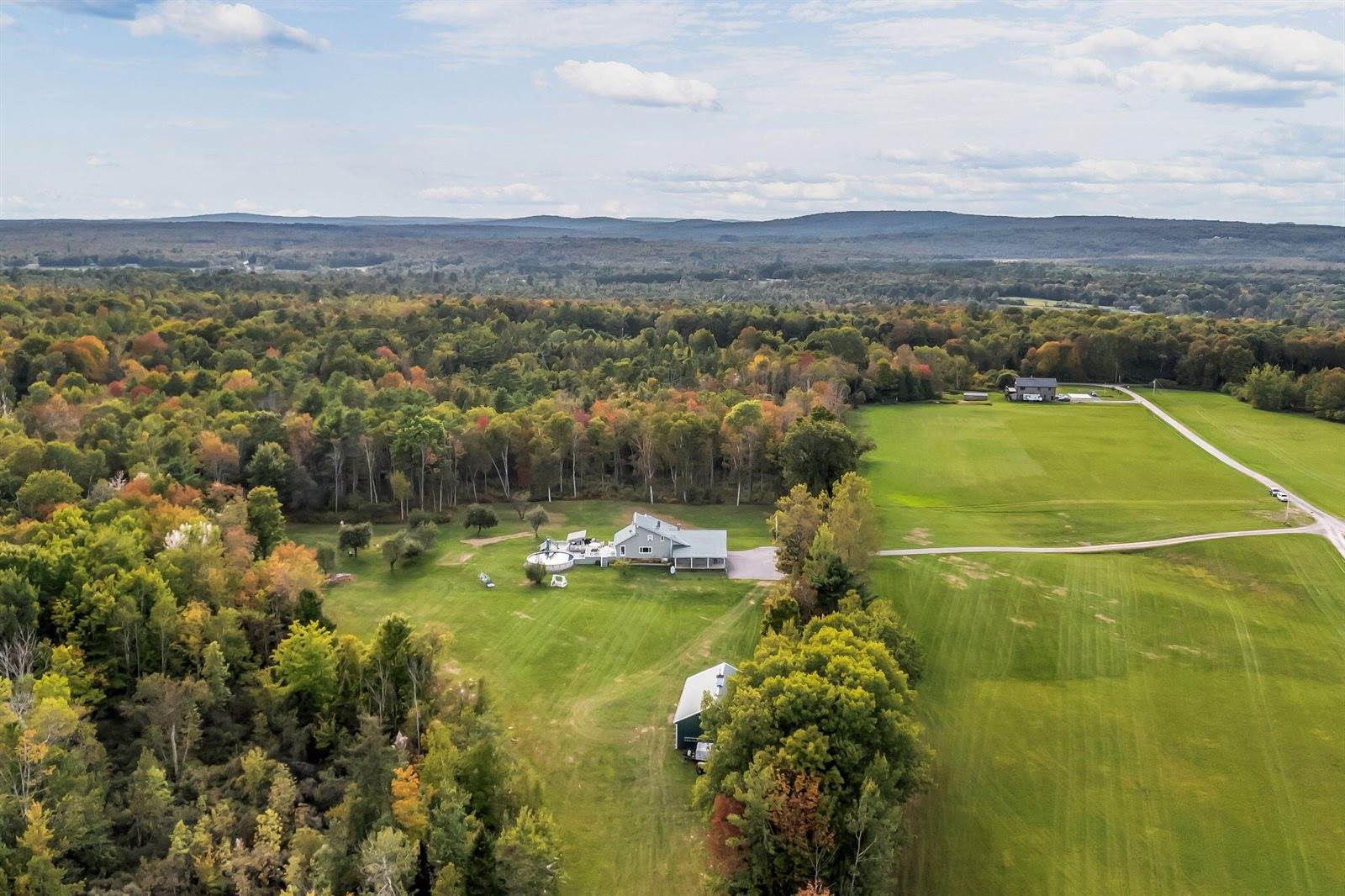 47 Higgins Road, Palmyra, ME 04965