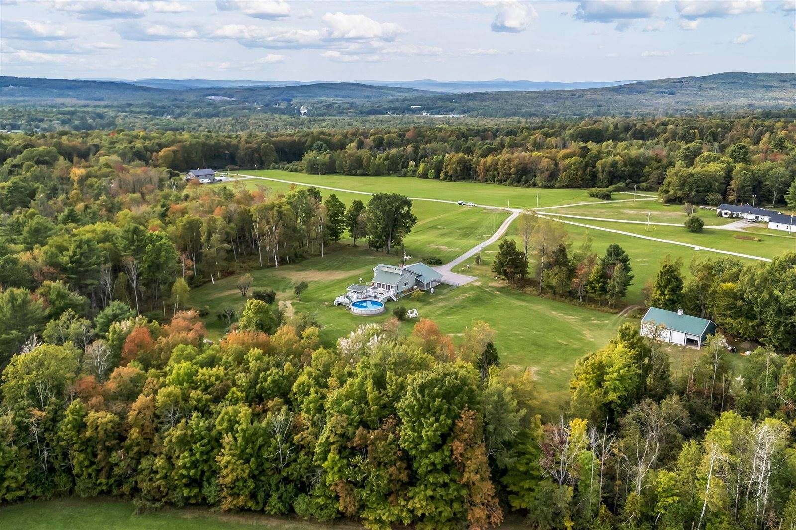 47 Higgins Road, Palmyra, ME 04965