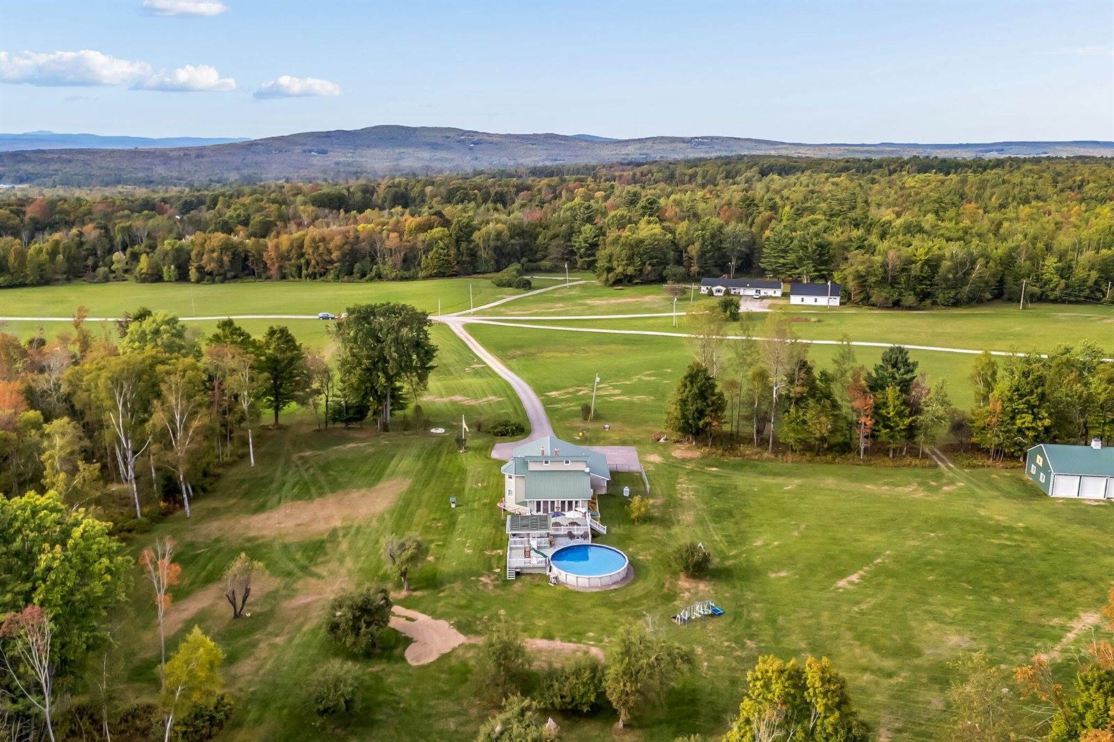 47 Higgins Road, Palmyra, ME 04965