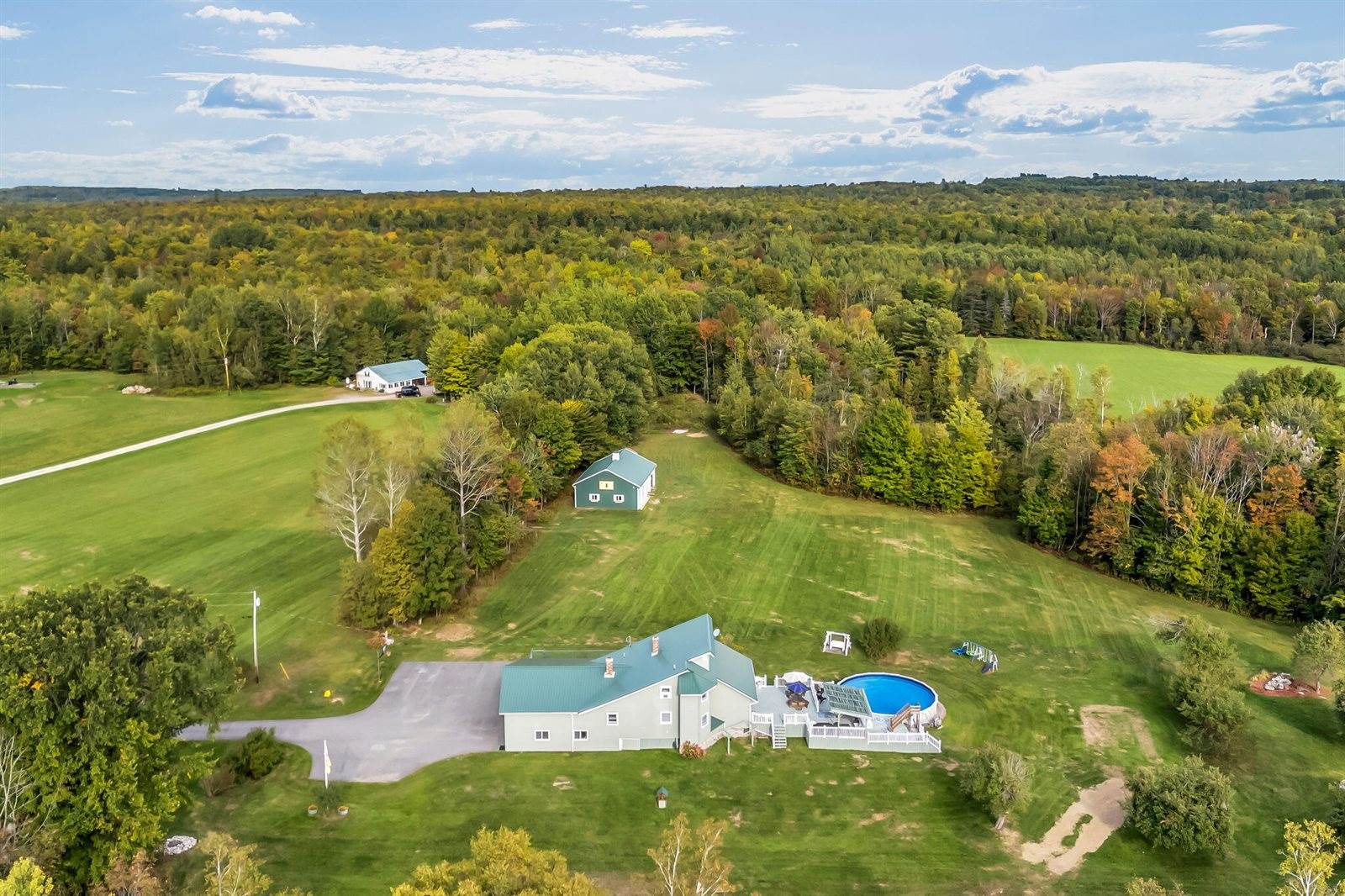 47 Higgins Road, Palmyra, ME 04965