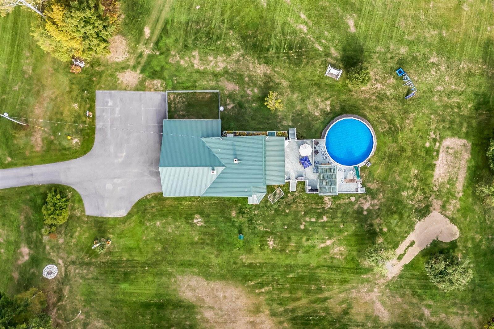 47 Higgins Road, Palmyra, ME 04965