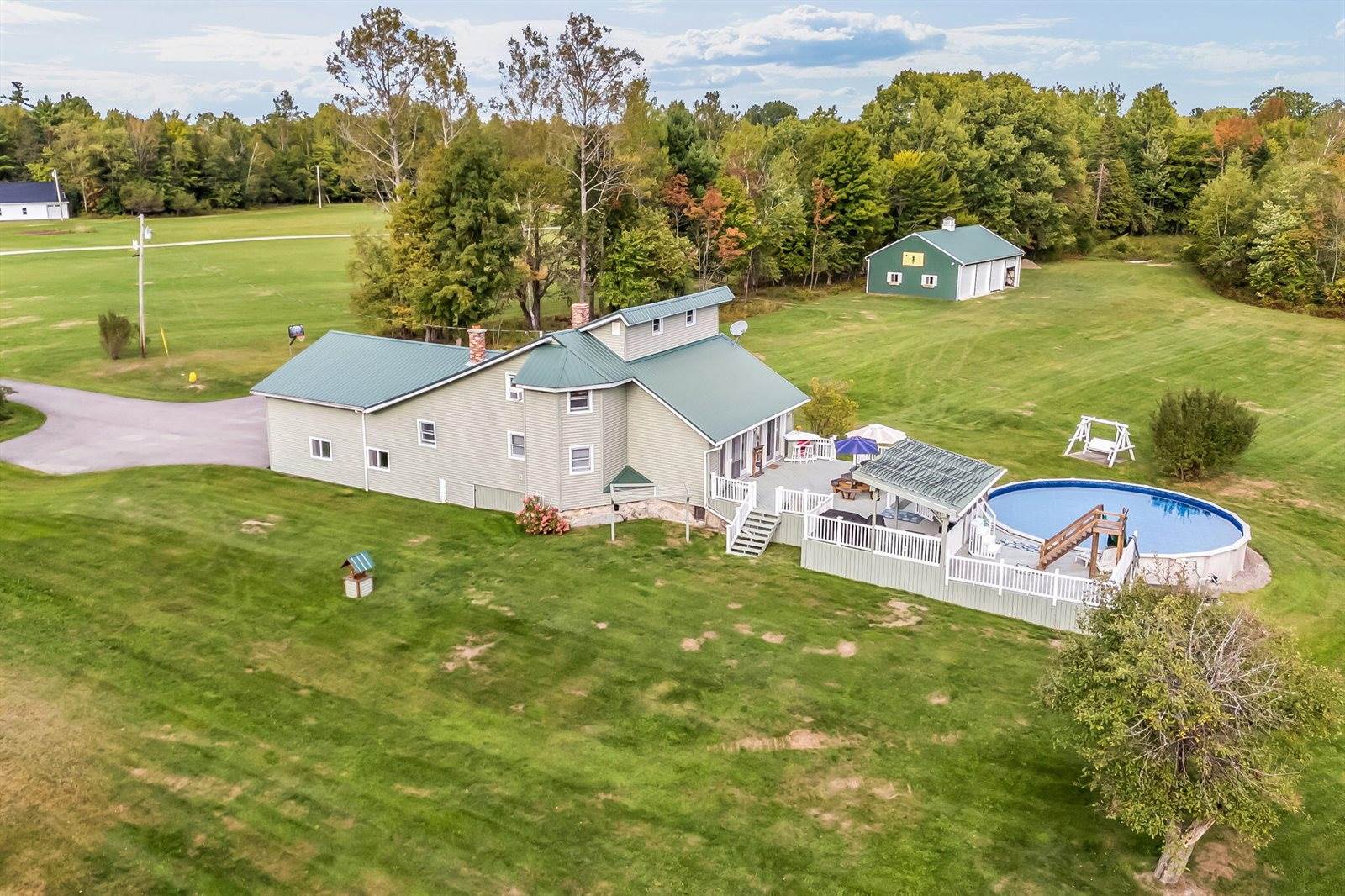 47 Higgins Road, Palmyra, ME 04965