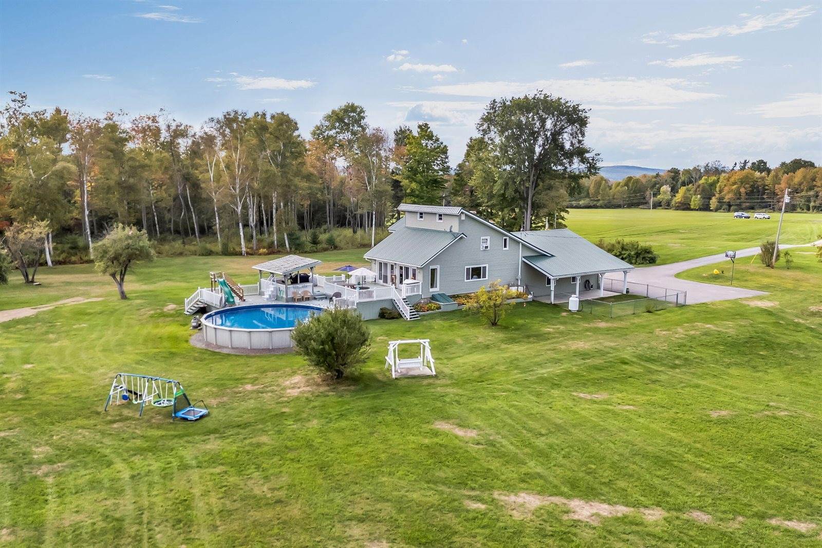 47 Higgins Road, Palmyra, ME 04965