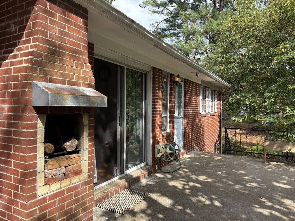 114 Raspberry Rd, Woodlawn, VA 24381