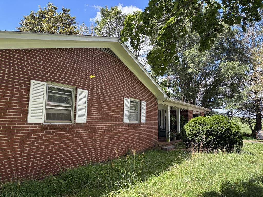 114 Raspberry Rd, Woodlawn, VA 24381