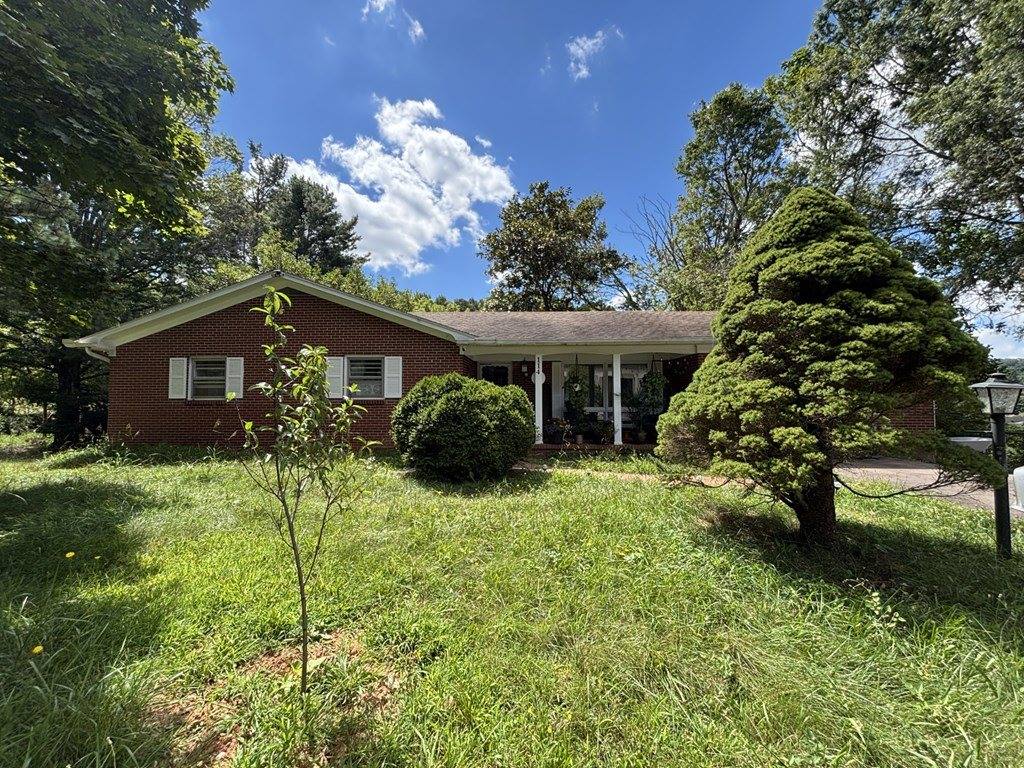 114 Raspberry Rd, Woodlawn, VA 24381