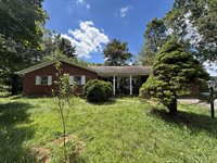 114 Raspberry Rd, Woodlawn, VA 24381