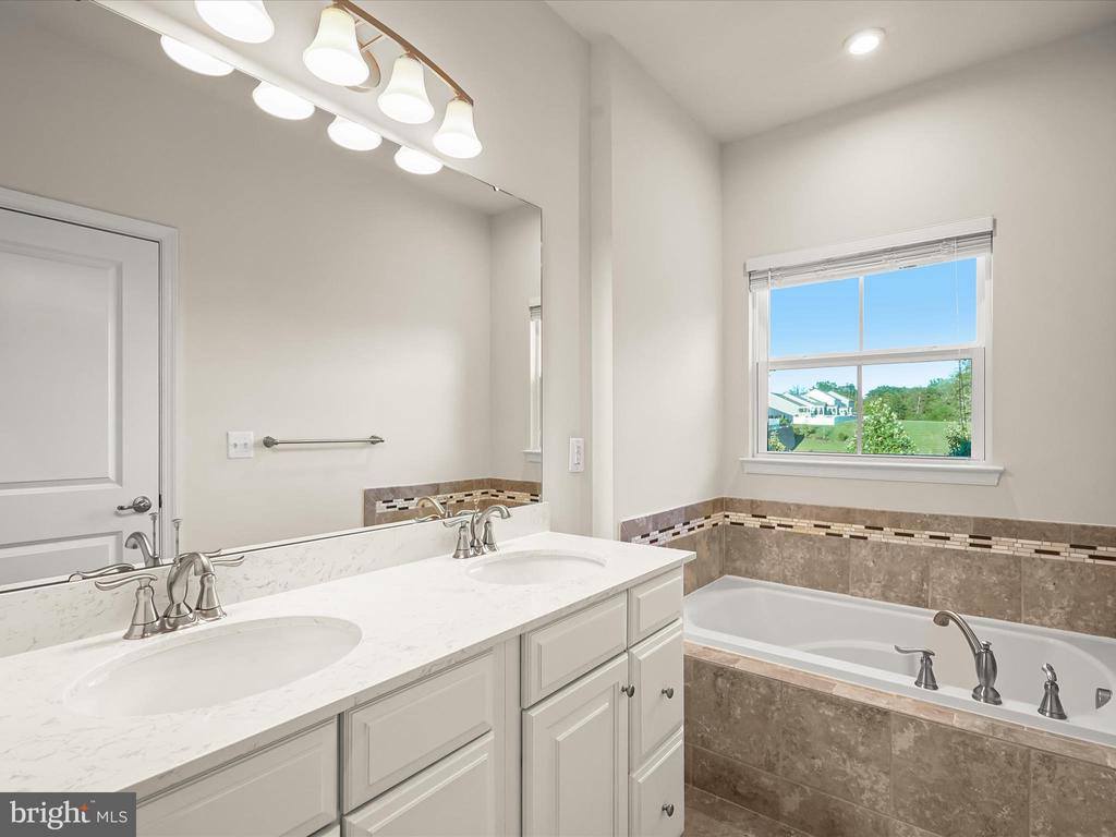 10661 Hinton Way, Manassas, VA 20112