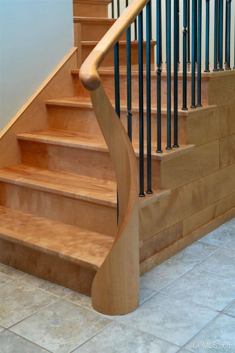 125 Chapel Ridge Road, Marquette, MI 49855