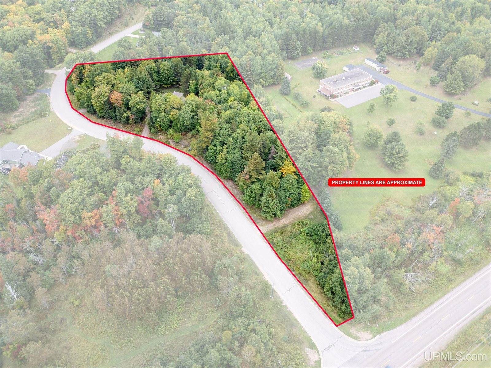 125 Chapel Ridge Road, Marquette, MI 49855