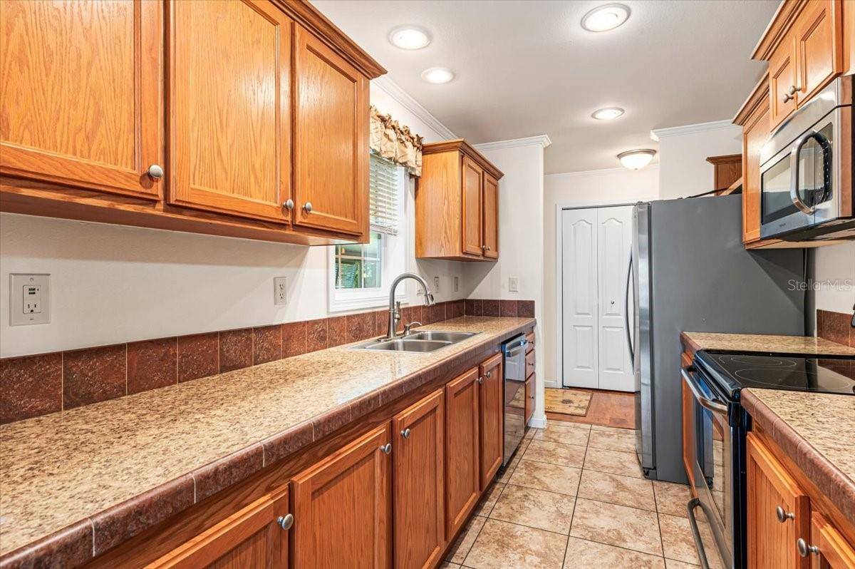 158 Edgewood Drive, Osprey, FL 34229