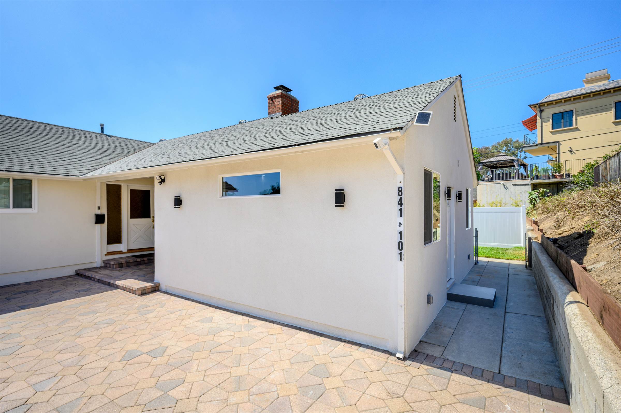 841 Irving Dr #101, Burbank, CA 91504