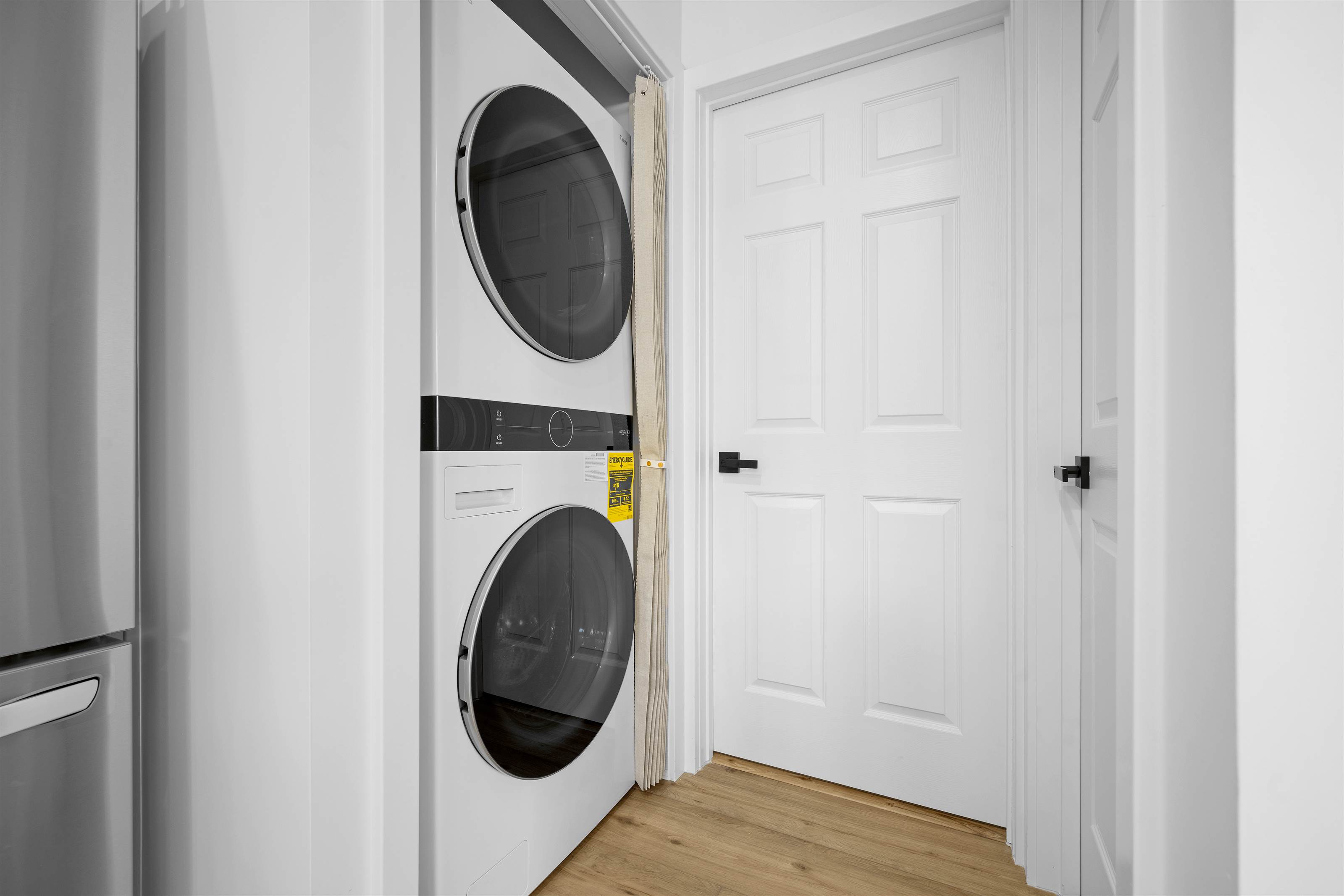 841 Irving Dr #101, Burbank, CA 91504