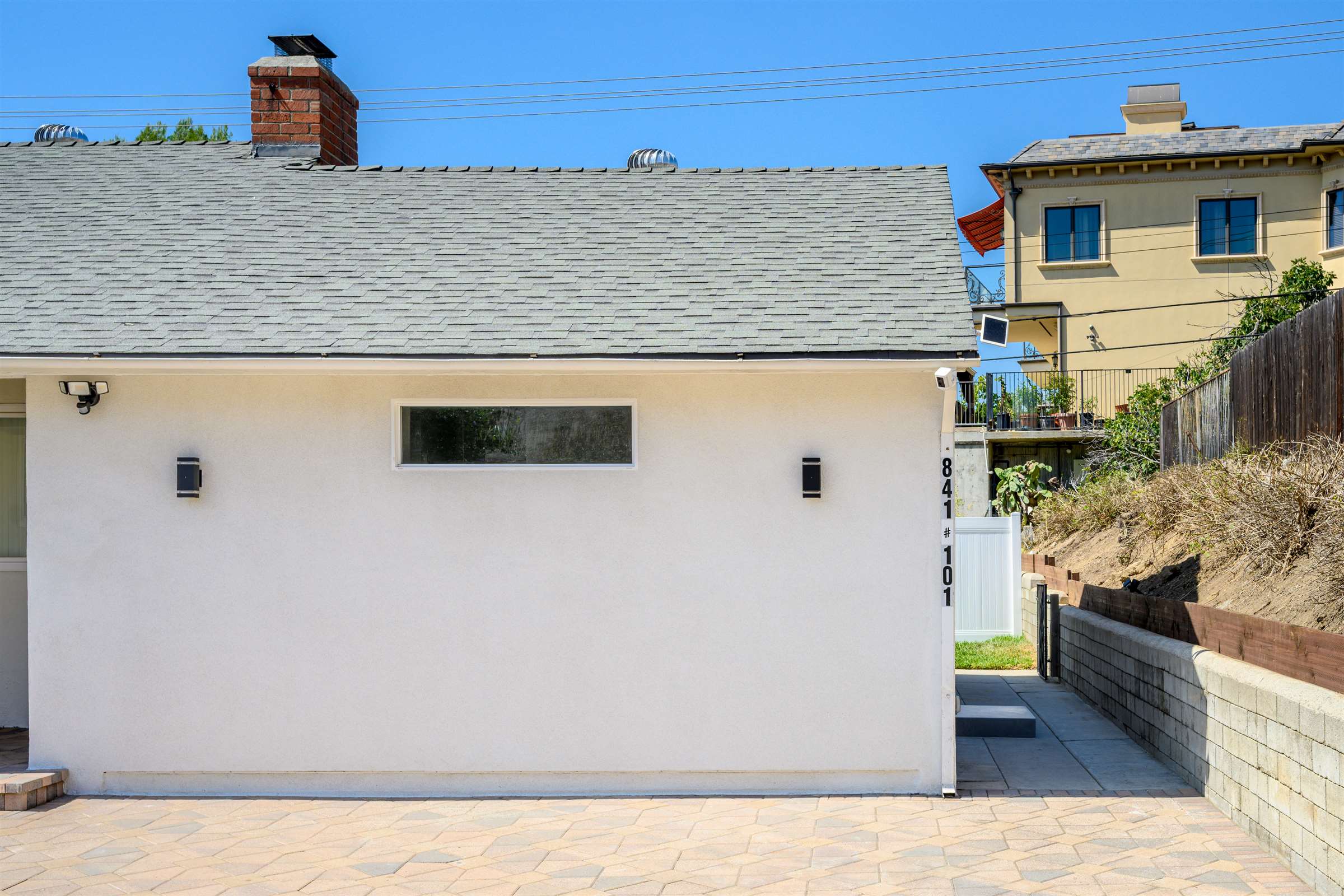 841 Irving Dr #101, Burbank, CA 91504