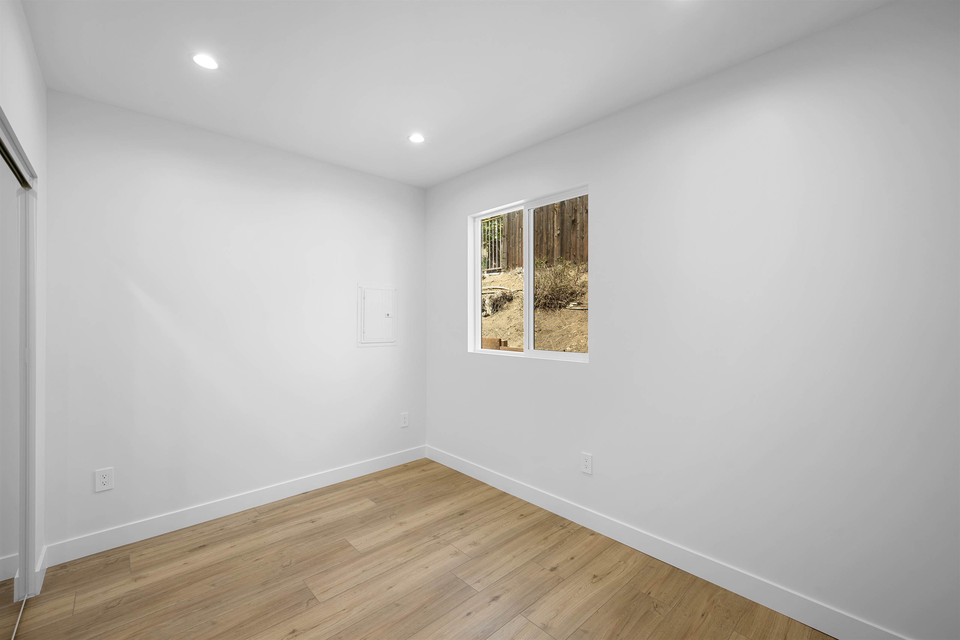 841 Irving Dr #101, Burbank, CA 91504