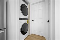 841 Irving Dr #101, Burbank, CA 91504