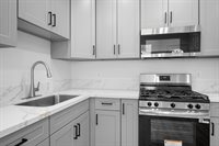 841 Irving Dr #101, Burbank, CA 91504