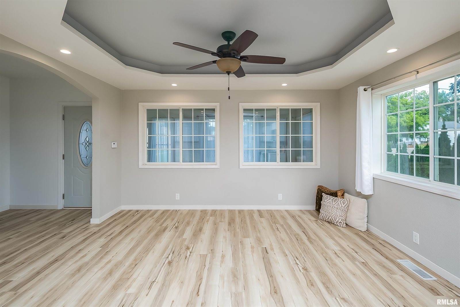 1824 25TH Avenue, Moline, IL 61265