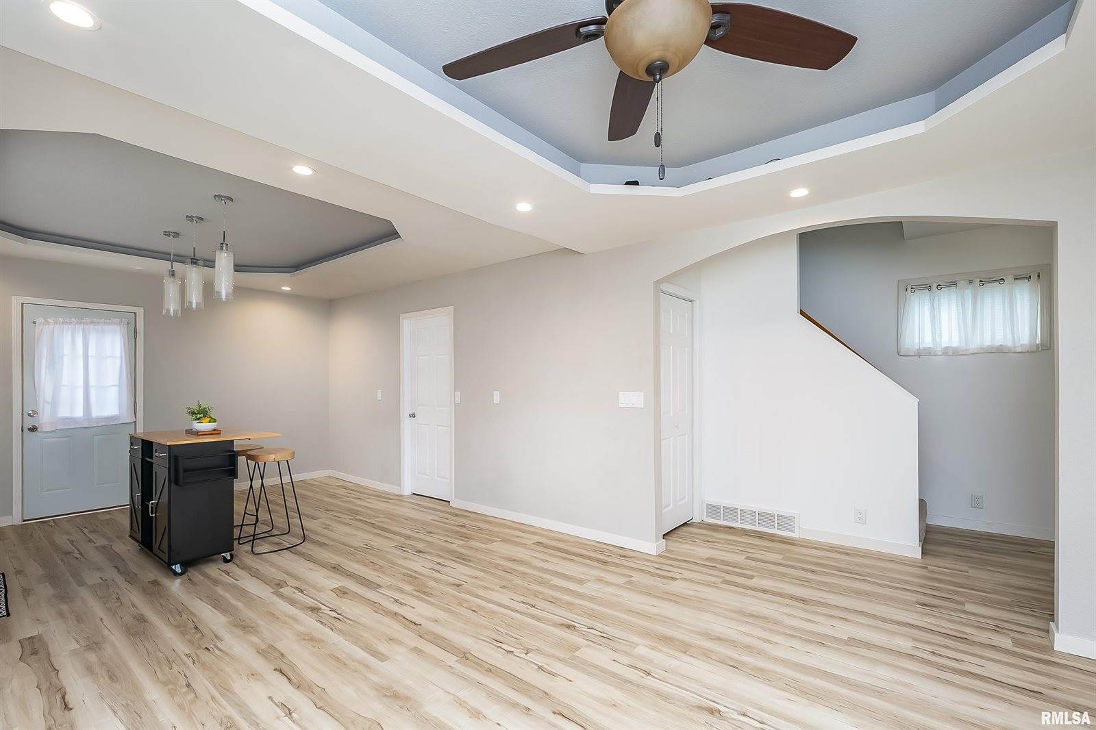 1824 25TH Avenue, Moline, IL 61265