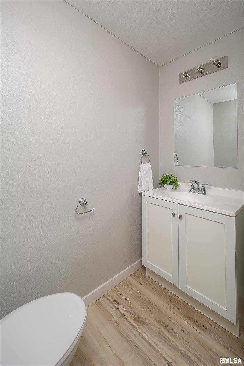 1824 25TH Avenue, Moline, IL 61265