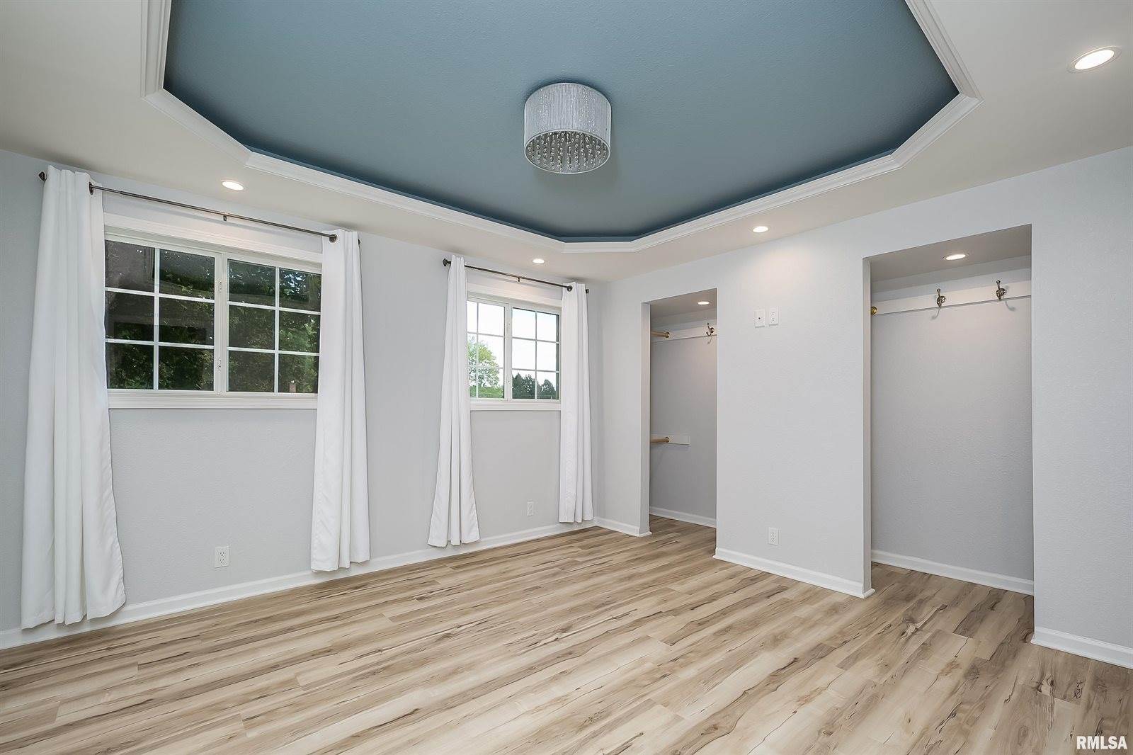 1824 25TH Avenue, Moline, IL 61265