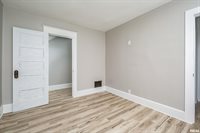 1824 25TH Avenue, Moline, IL 61265