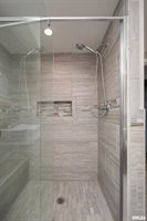 1824 25TH Avenue, Moline, IL 61265