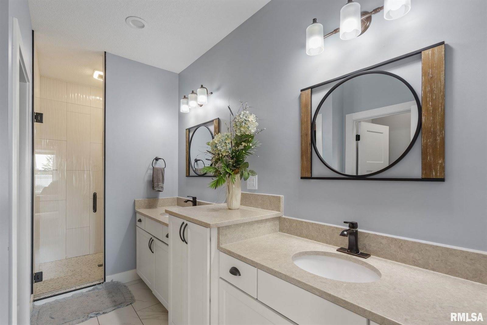 5606 Emily Road, Bettendorf, IA 52722