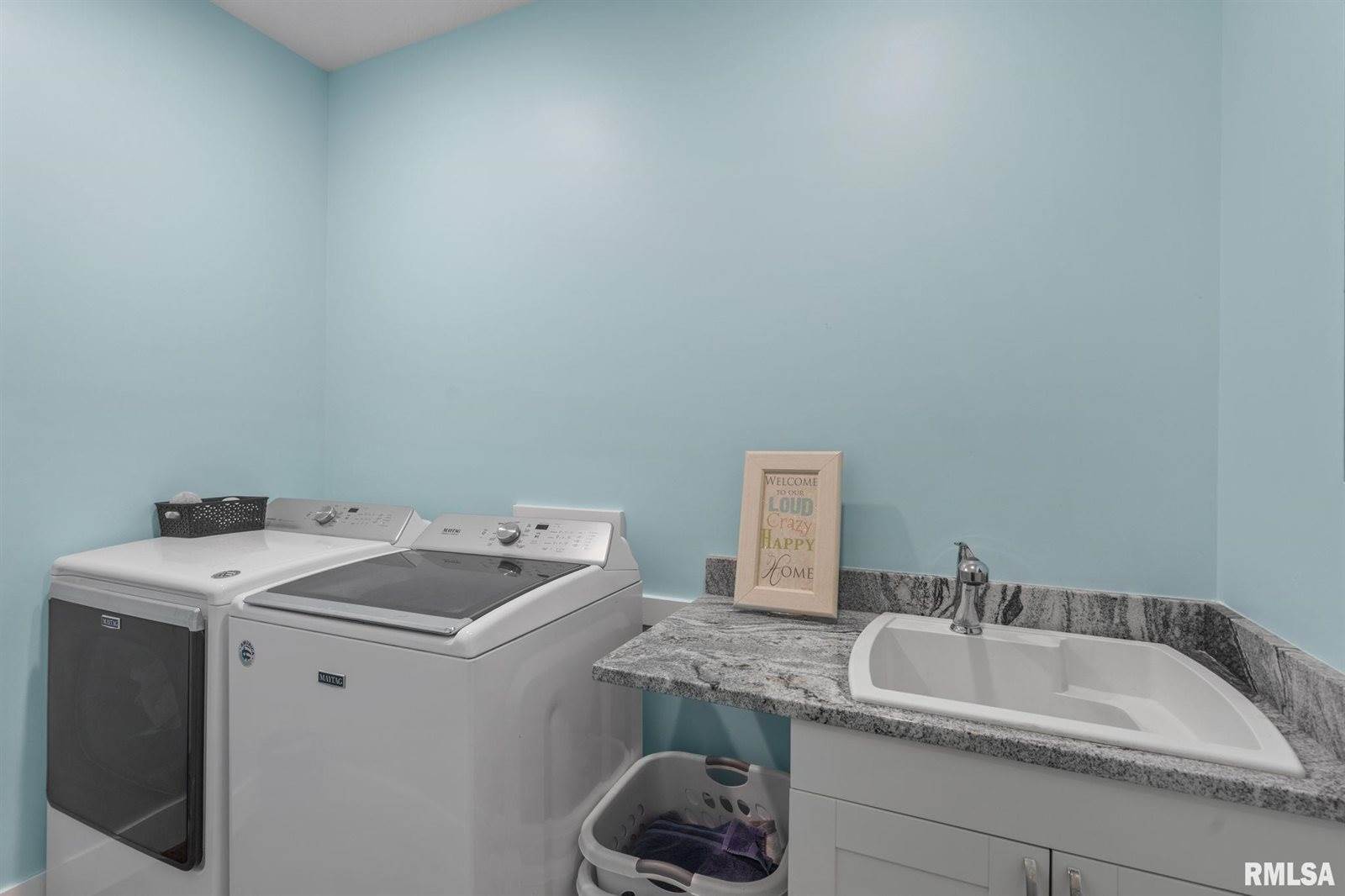 5606 Emily Road, Bettendorf, IA 52722