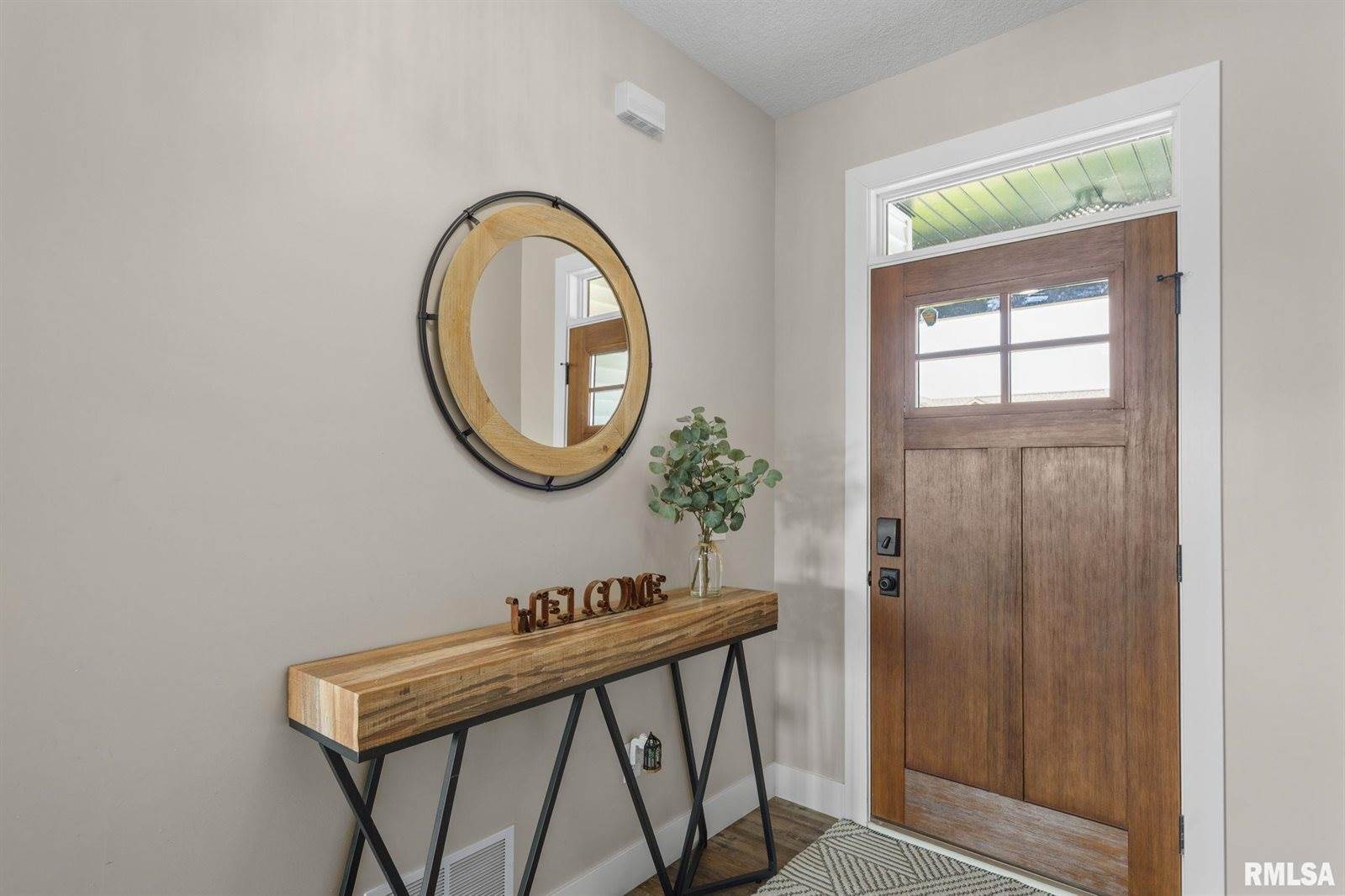 5606 Emily Road, Bettendorf, IA 52722