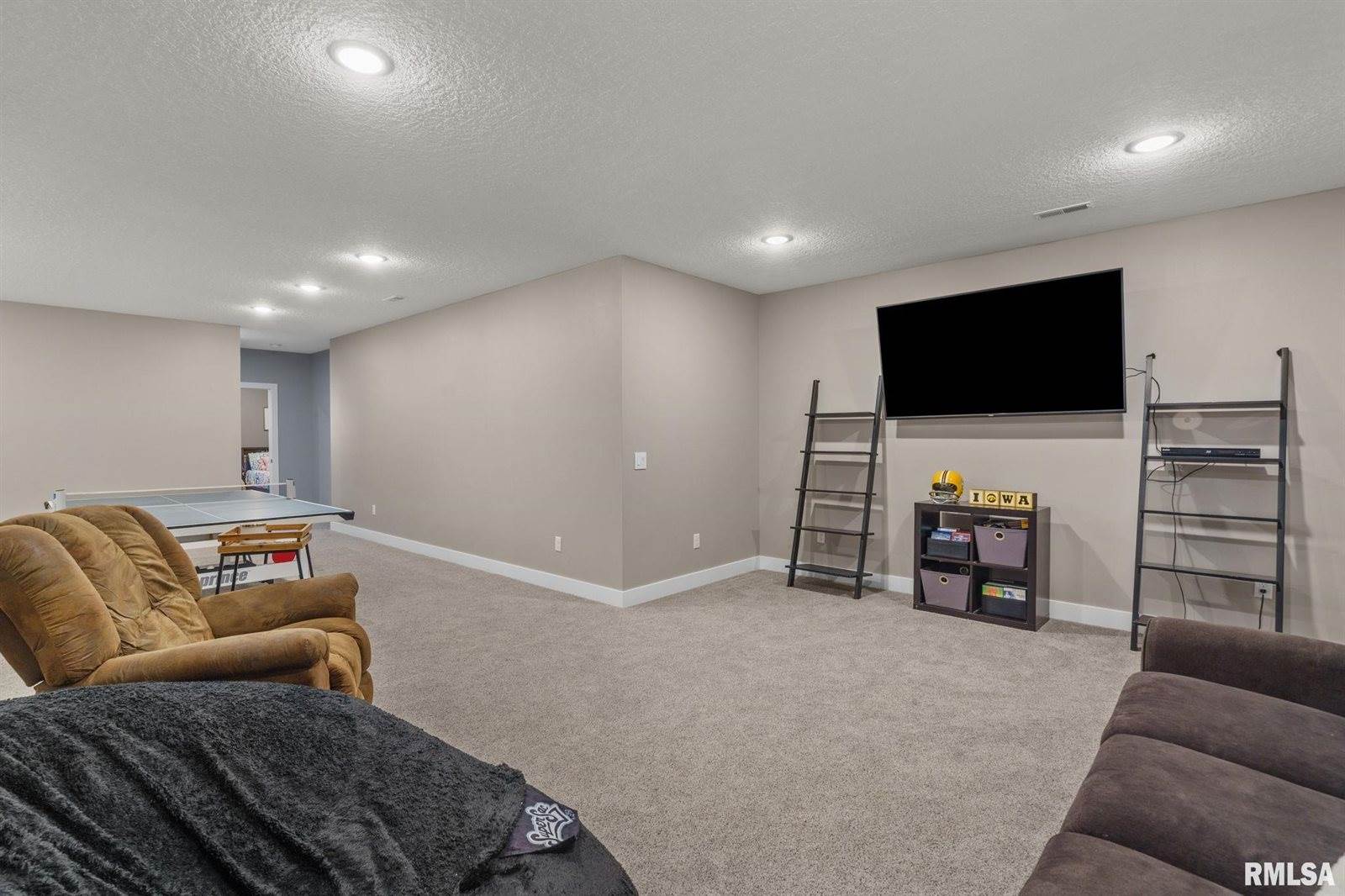 5606 Emily Road, Bettendorf, IA 52722