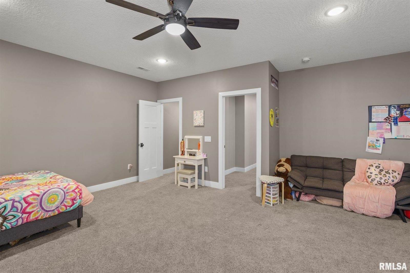 5606 Emily Road, Bettendorf, IA 52722