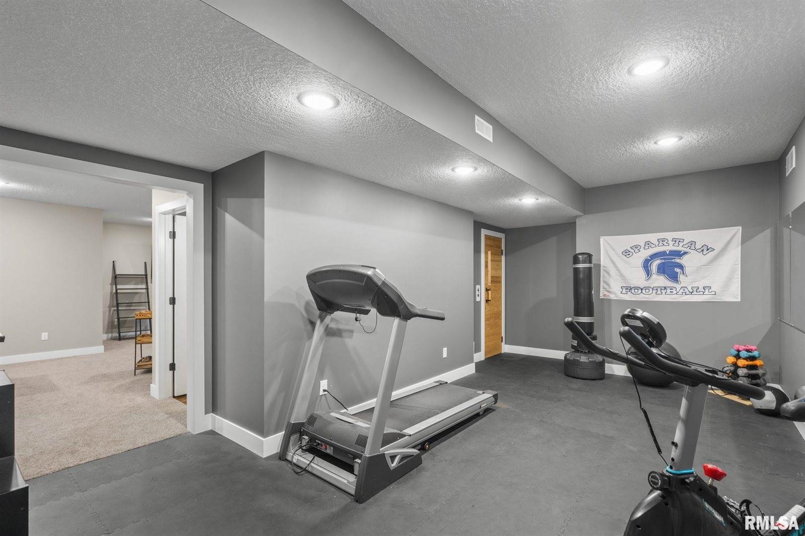 5606 Emily Road, Bettendorf, IA 52722