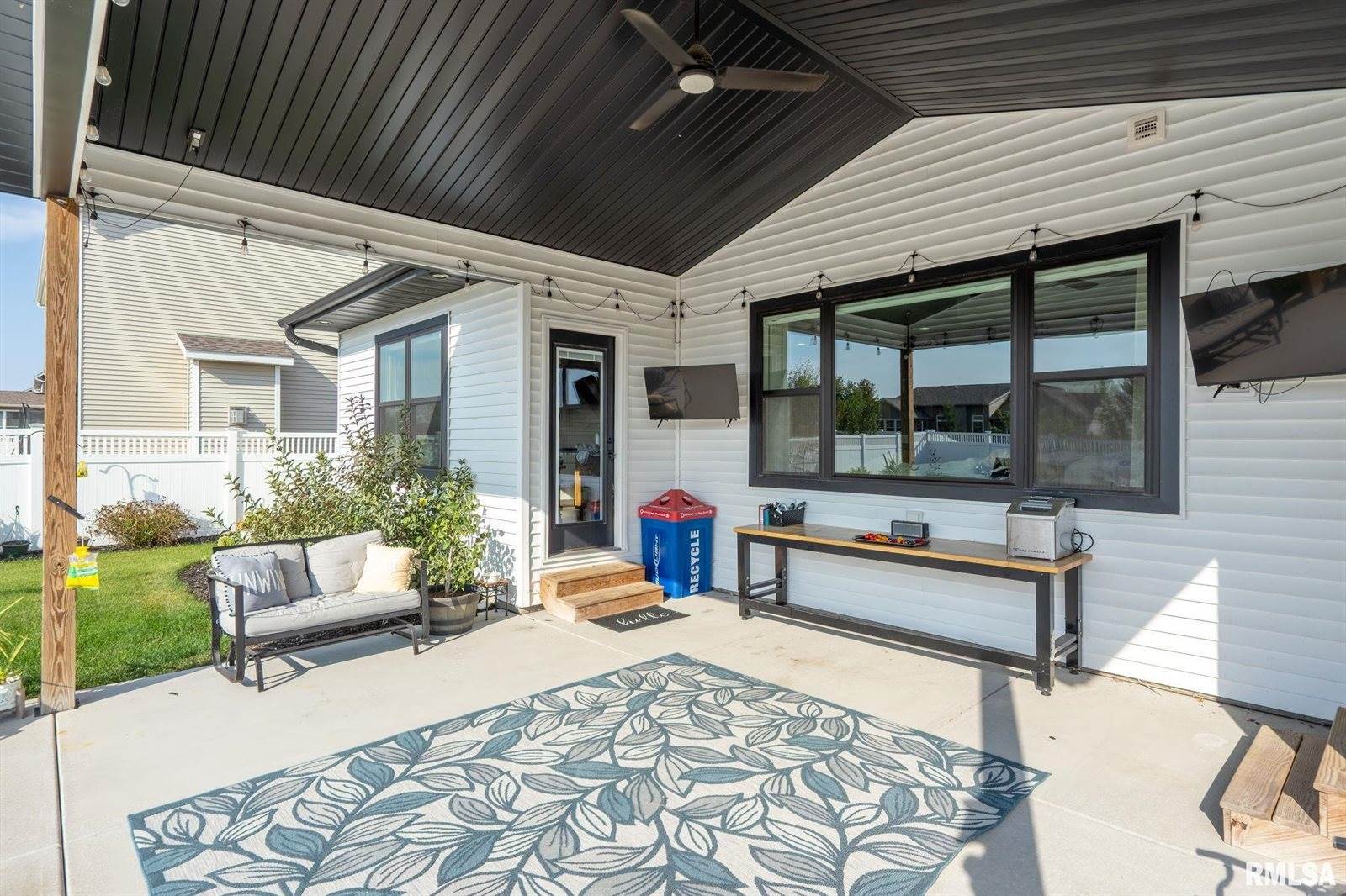 5606 Emily Road, Bettendorf, IA 52722