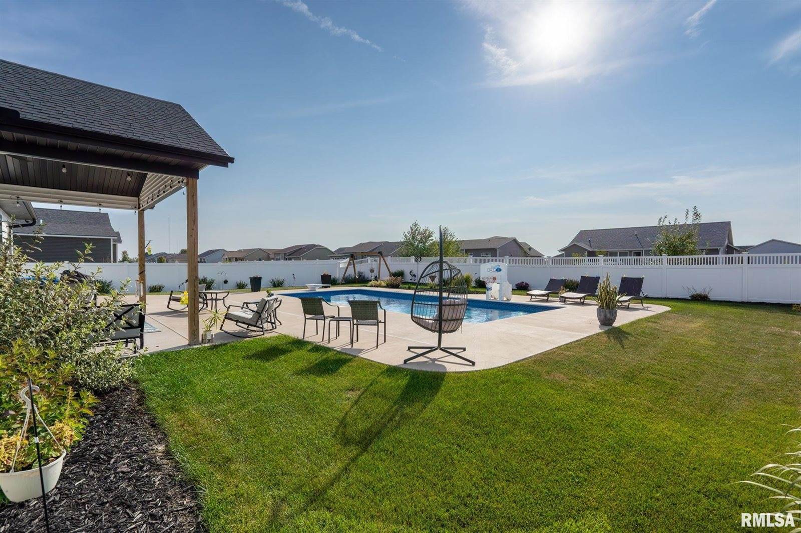 5606 Emily Road, Bettendorf, IA 52722